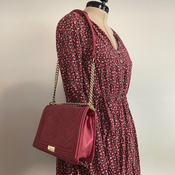 BCBG Red chain strap bag - Picture 3 of 7